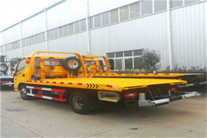 海口附近拖车救援搭电